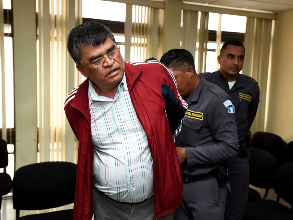 Condenan a Arnoldo Medrano