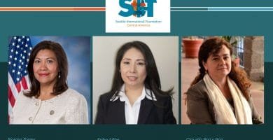 Charla mujeres con coraje