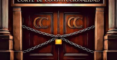 CC toma posesión a puerta cerrada tras maniobras del MP